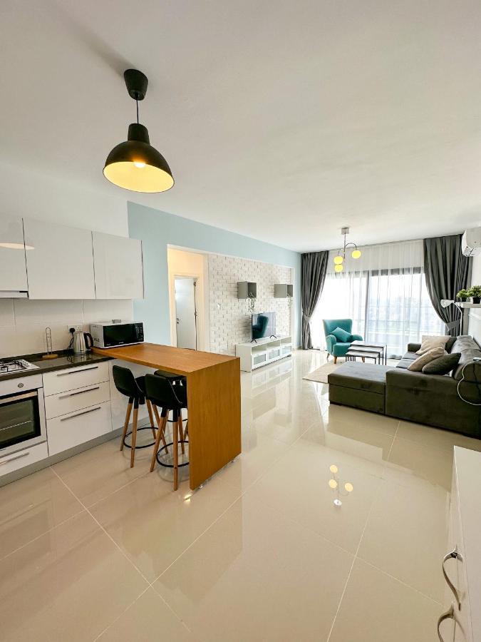 Luxury Sea View Two Bedroom Apartment In Caesar Resort & Spa, Long Beach Perivolia tou Trikomou 外观 照片