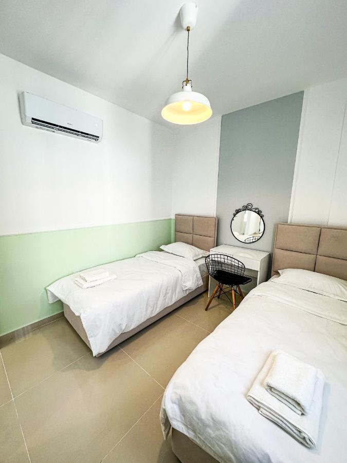 Luxury Sea View Two Bedroom Apartment In Caesar Resort & Spa, Long Beach Perivolia tou Trikomou 外观 照片