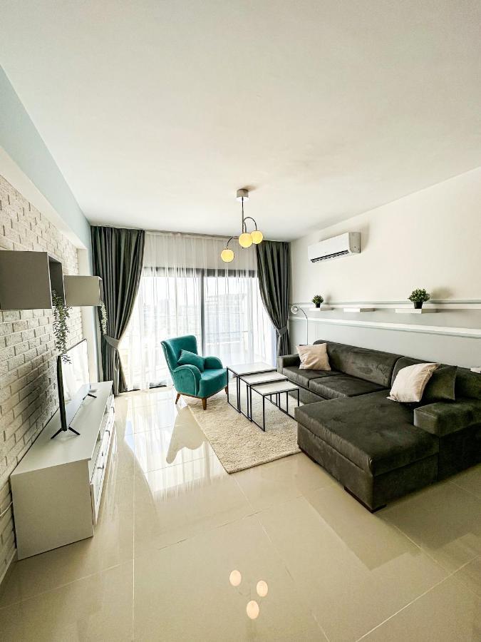 Luxury Sea View Two Bedroom Apartment In Caesar Resort & Spa, Long Beach Perivolia tou Trikomou 外观 照片